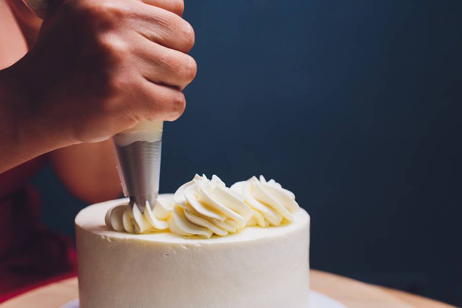 The Difference Between Butter Cream and Fresh Cream Cakes