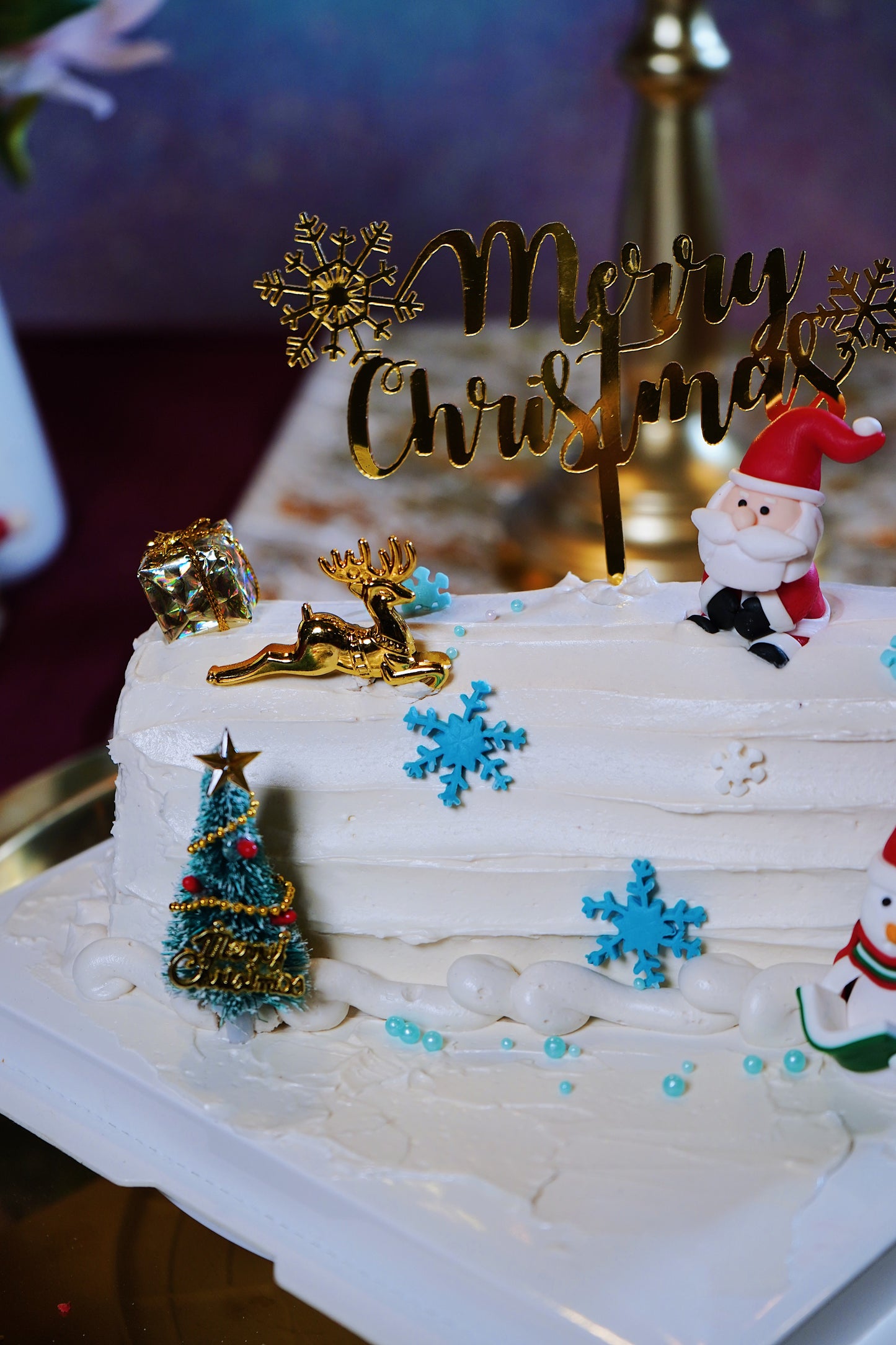 Winter White Festive Forest Christmas Logcake