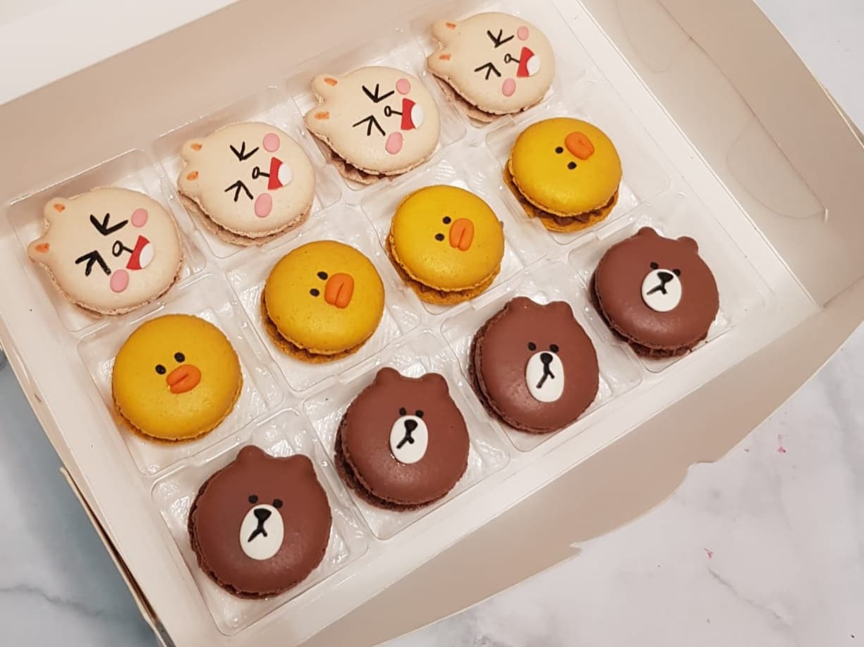 Line Bear Friends Macarons (12pcs)